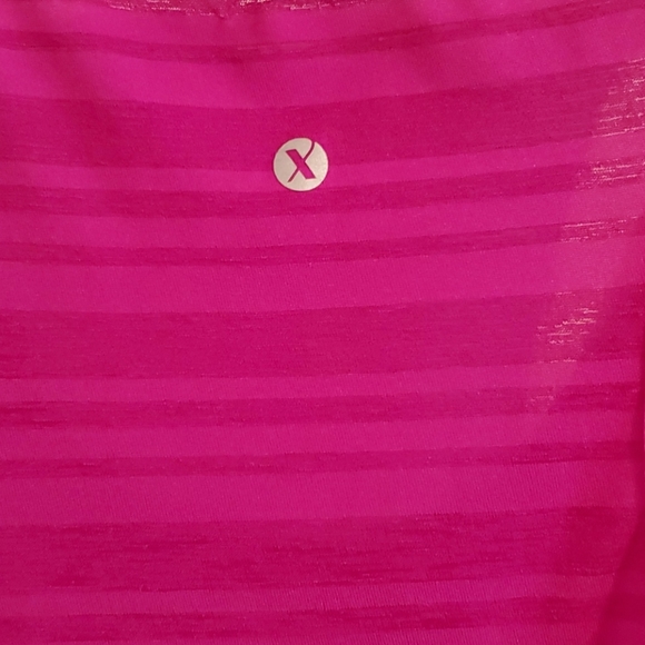 Magenta workout top - Picture 3 of 4